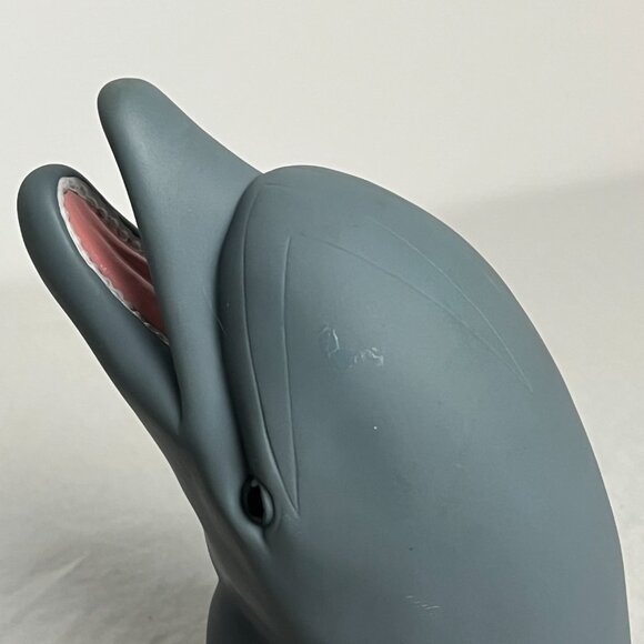 Vintage Flipper Dolphin Hand Puppet Water Squirter Gray Bottlenose Plastic - Picture 6 of 8